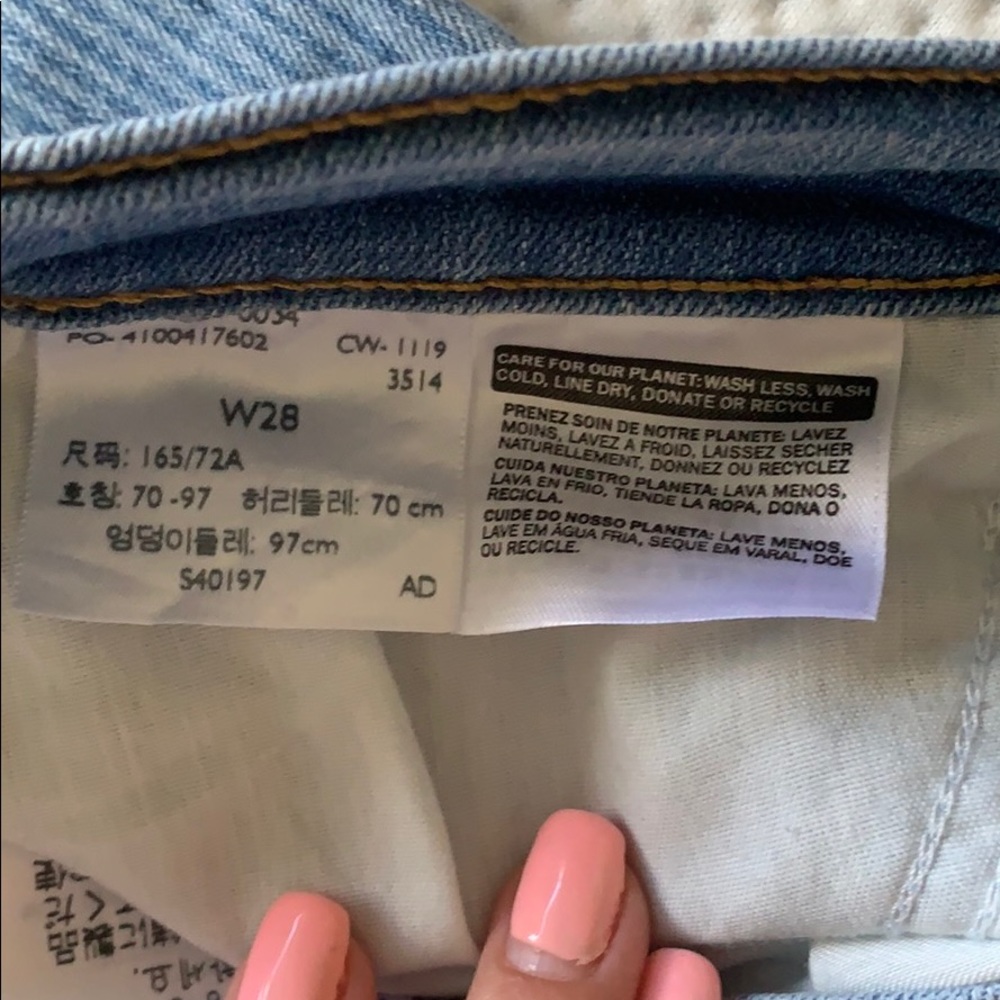 NWOT LEVI HIGH RISE STRAIGHT JEANS - Picture 3 of 5